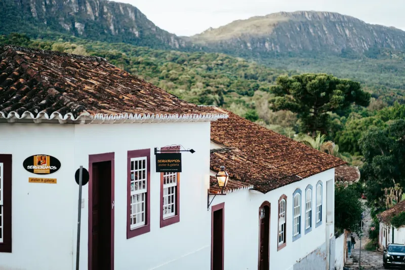 Quando a Serra Fica Para Trás: Os Reais Motivos Que Levam Proprietários a Vender e o Que Isso Revela ao Comprador