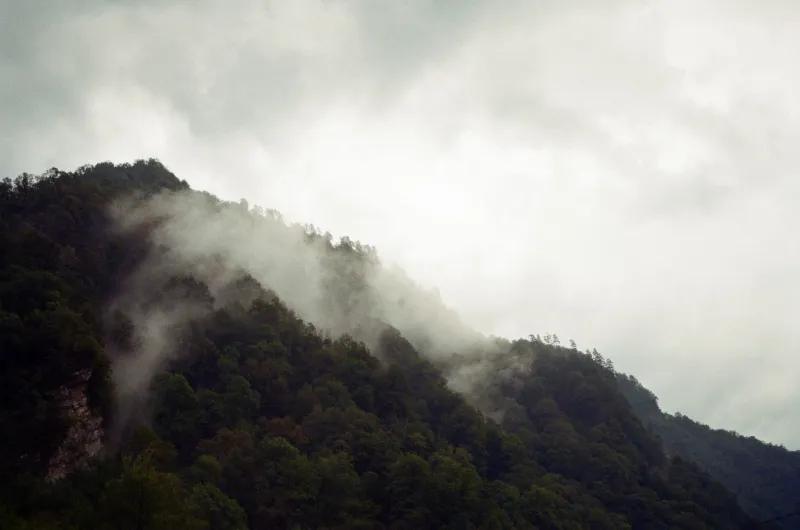 Viver no Alto: Como a Altitude Influencia o Clima, a Saúde e o Bem-Estar de Quem Mora na Serra