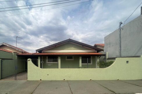 e2127c68-3374-4d28-b3a6-05a42565b1d3